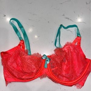 Victoria’s Secret never worn 34 DD unlined demi bra for sale 🧡🩵